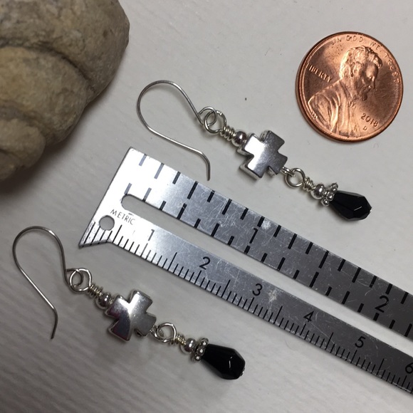 Sterling ear wires Silver cross black teardrop - Picture 4 of 4